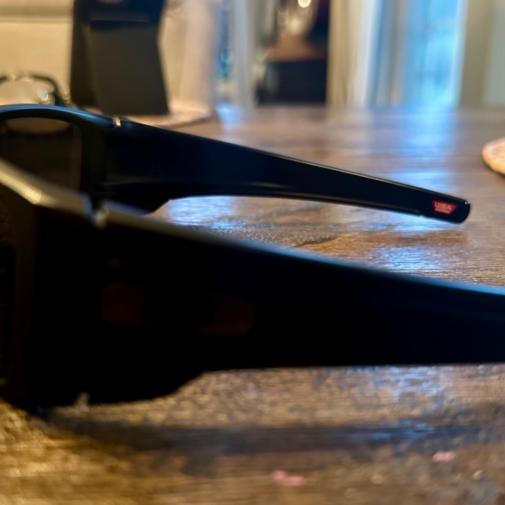 Oakley Fuel Cell Polarized Sunglass Mens - Picture 2 of 6